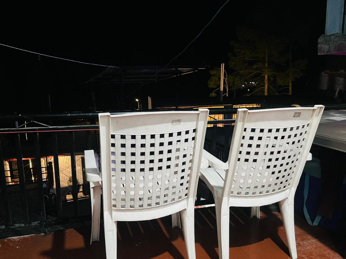 Shanti Cafe & Hostels Kasol Exterior foto