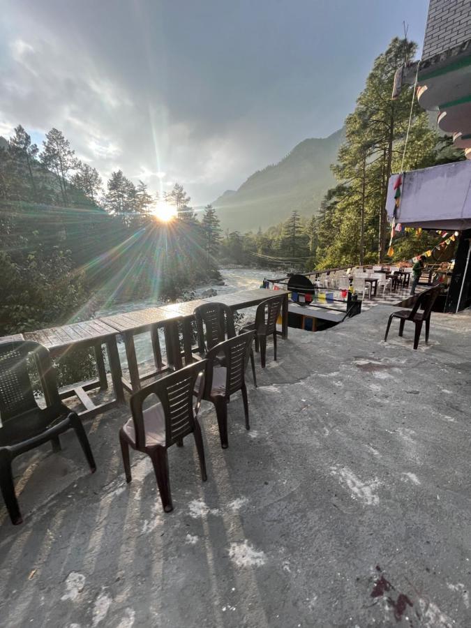 Shanti Cafe & Hostels Kasol Exterior foto