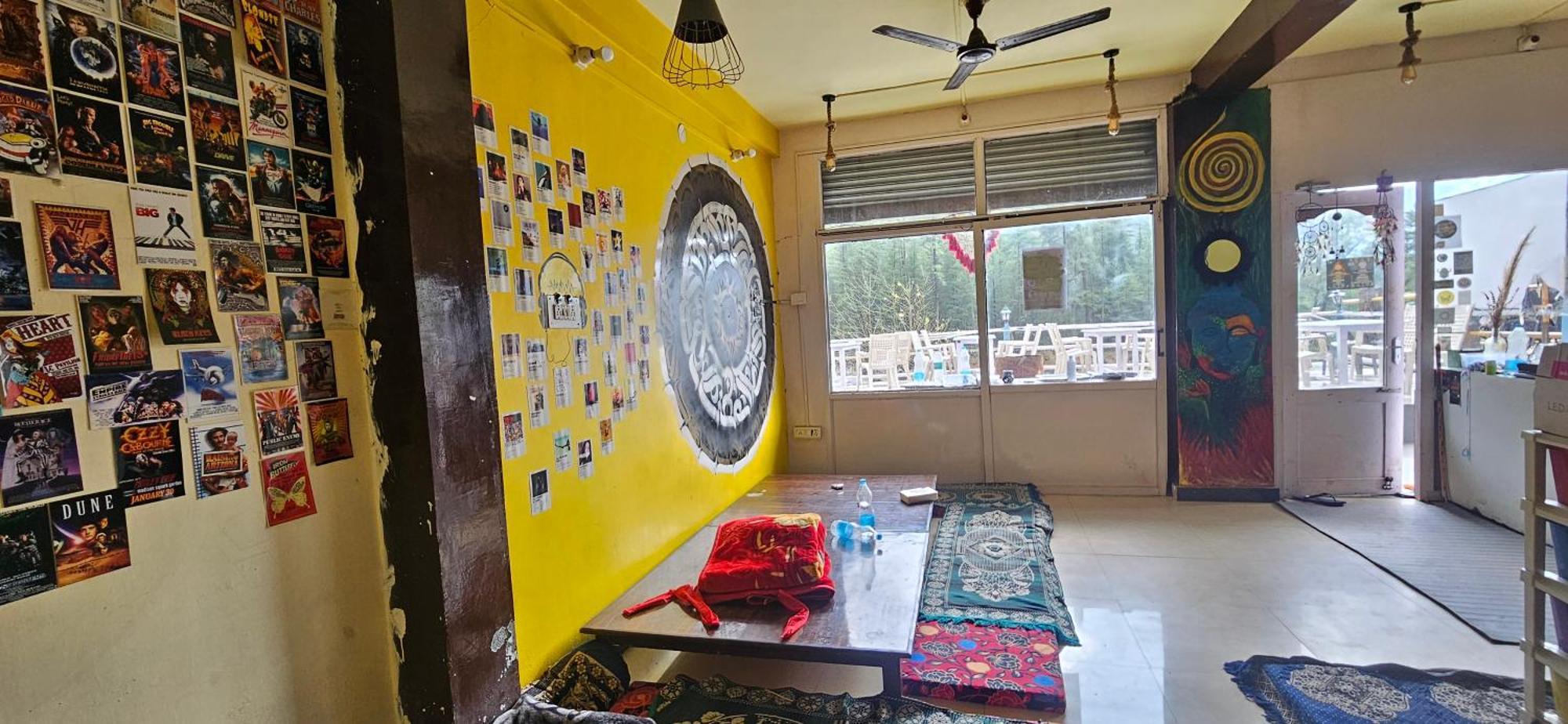 Shanti Cafe & Hostels Kasol Exterior foto