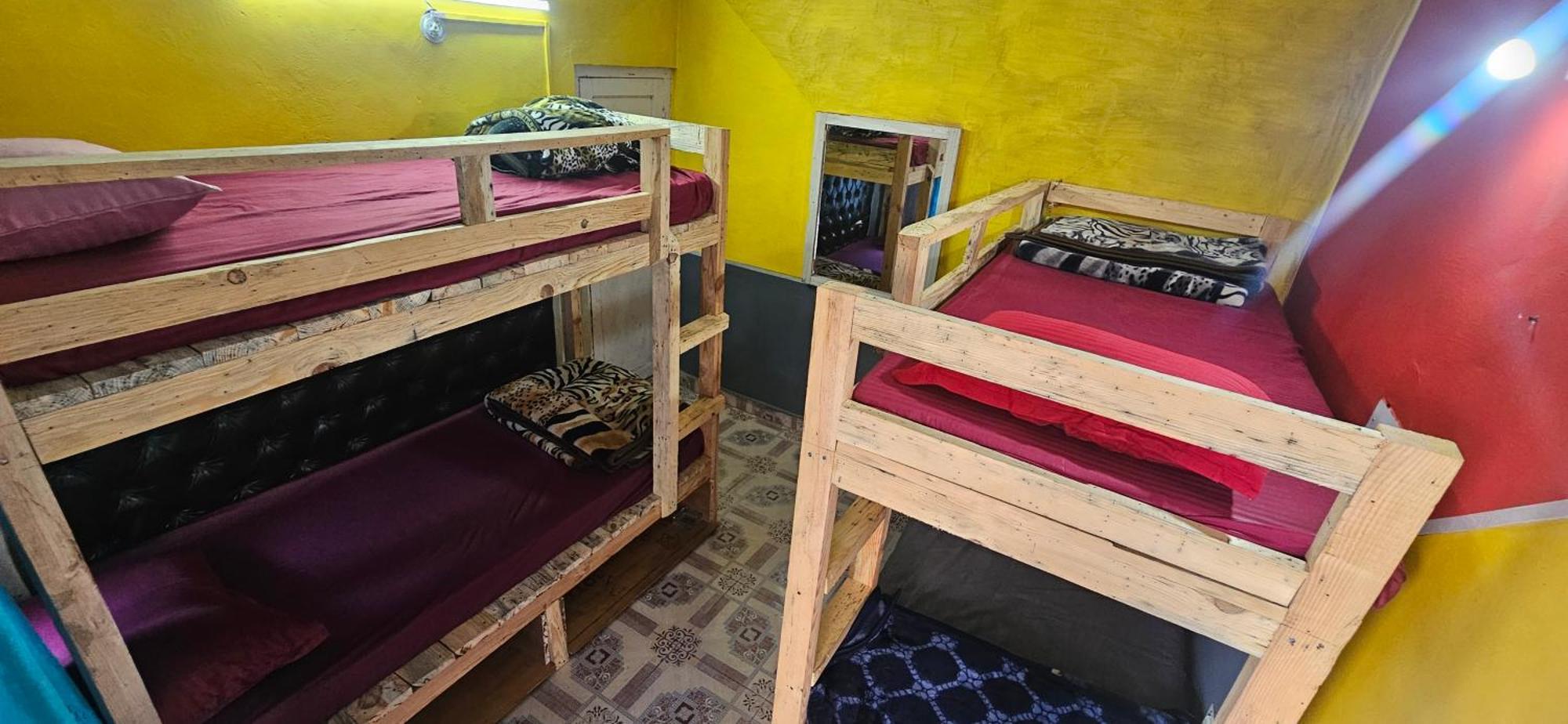 Shanti Cafe & Hostels Kasol Exterior foto