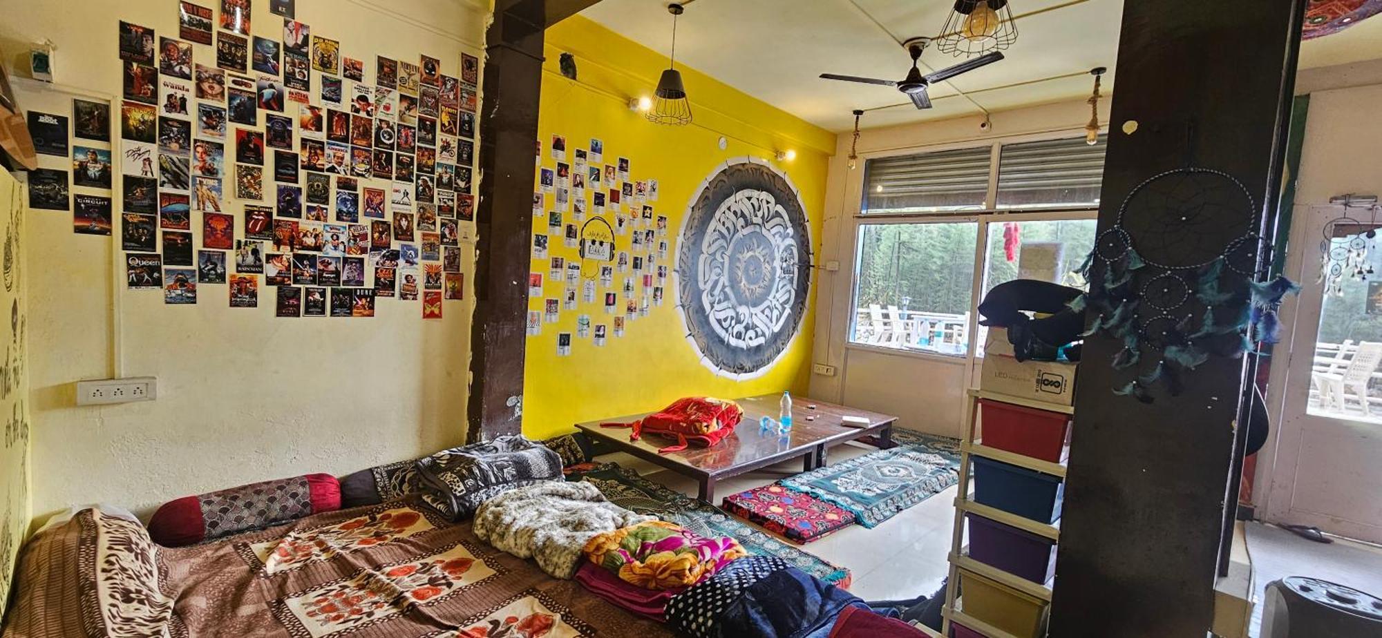 Shanti Cafe & Hostels Kasol Exterior foto